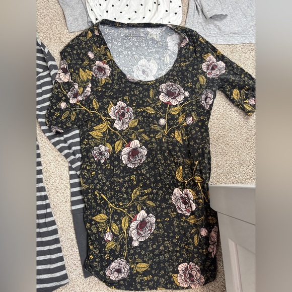 Lot of Maternity small tops blouses shirts basics comfy loungewear small - Picture 10 of 13